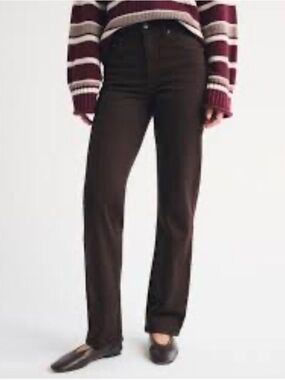 Abercrombie and Fitch DaBrown high rise 90’s straight jeans size 2 NWT